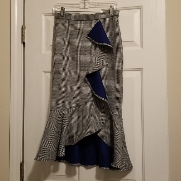 Skirt - Picture 2 of 3